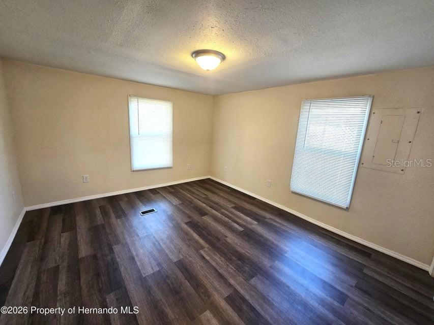 Image 13 of 20 For 7338 First Loop Avenue