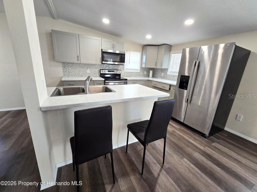 Image 6 of 20 For 7338 First Loop Avenue