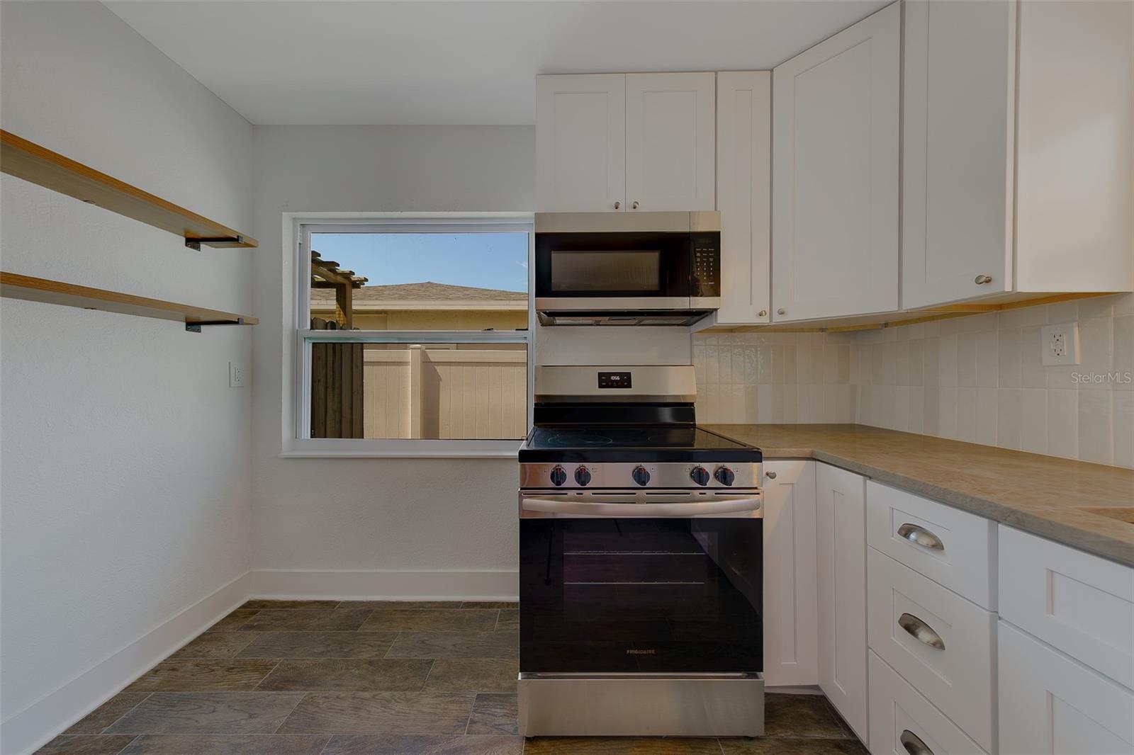 Image 14 of 56 For 315 82nd Avenue