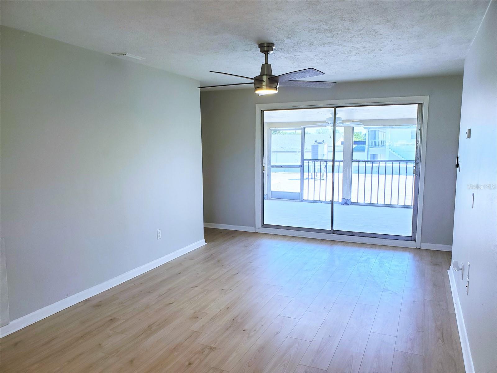 Image 3 of 13 For 3075 Los Altos Drive E