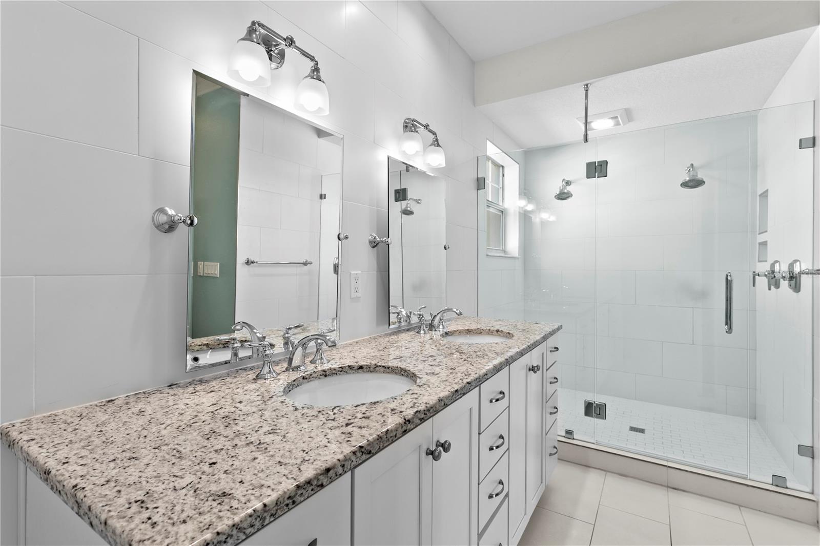 Image 26 of 56 For 412 Regent Lane N