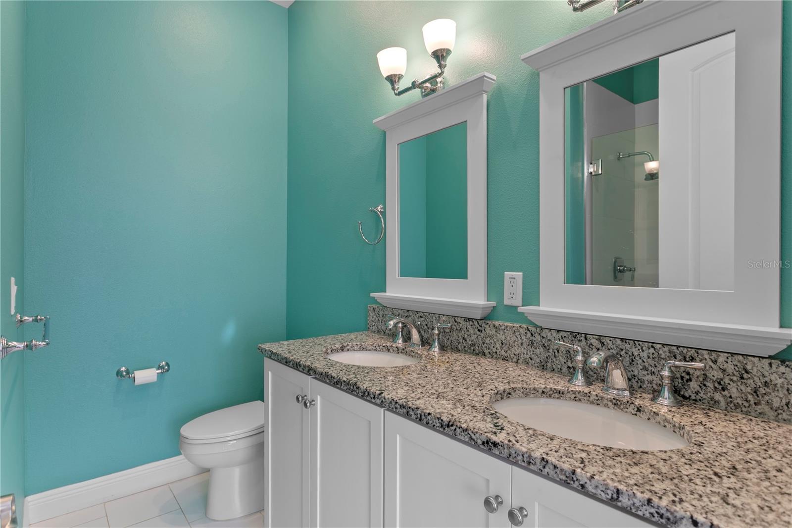 Image 37 of 56 For 412 Regent Lane N