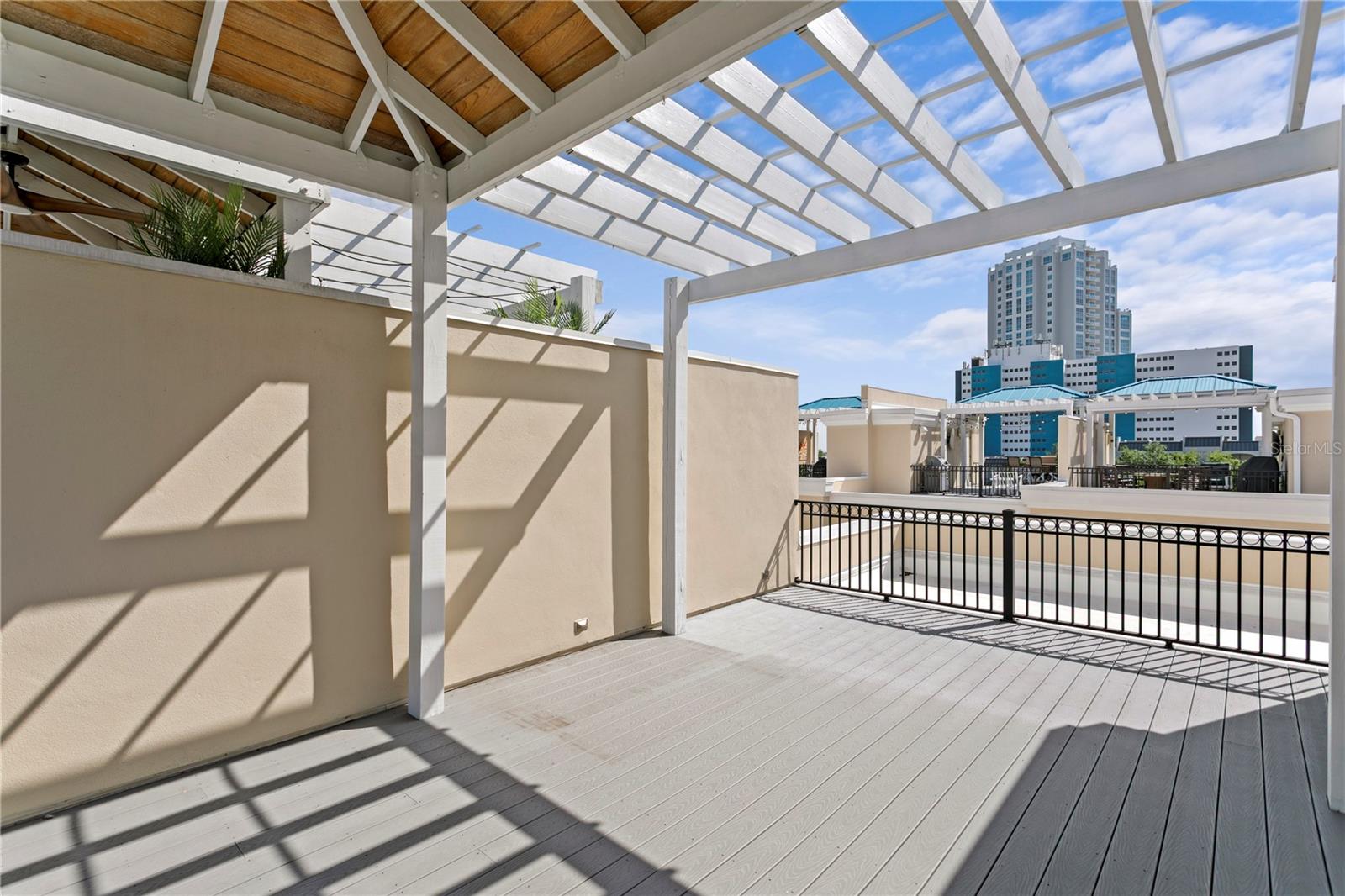 Image 41 of 56 For 412 Regent Lane N