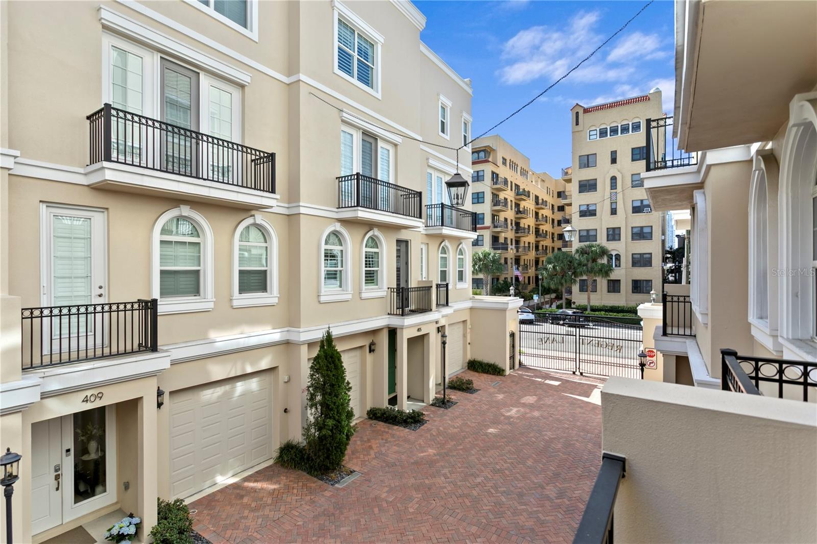 Image 46 of 56 For 412 Regent Lane N