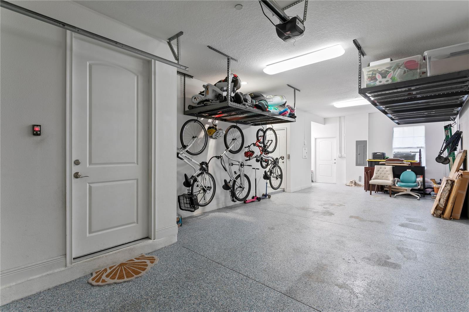 Image 8 of 56 For 412 Regent Lane N