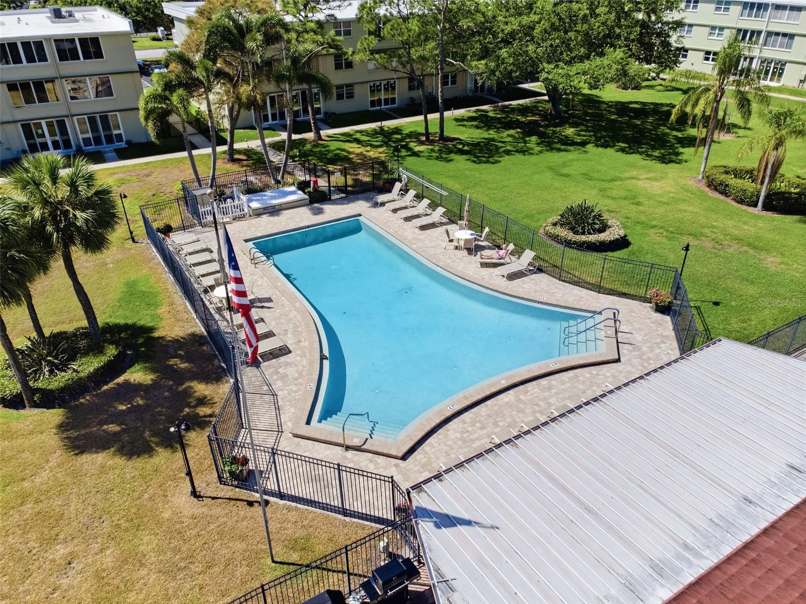 Image 16 of 18 For 4890 Bay Street Ne 326