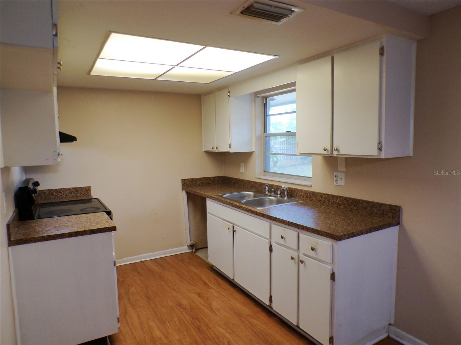 Listing photo id 6 for 1123 Foggy Ridge Parkway