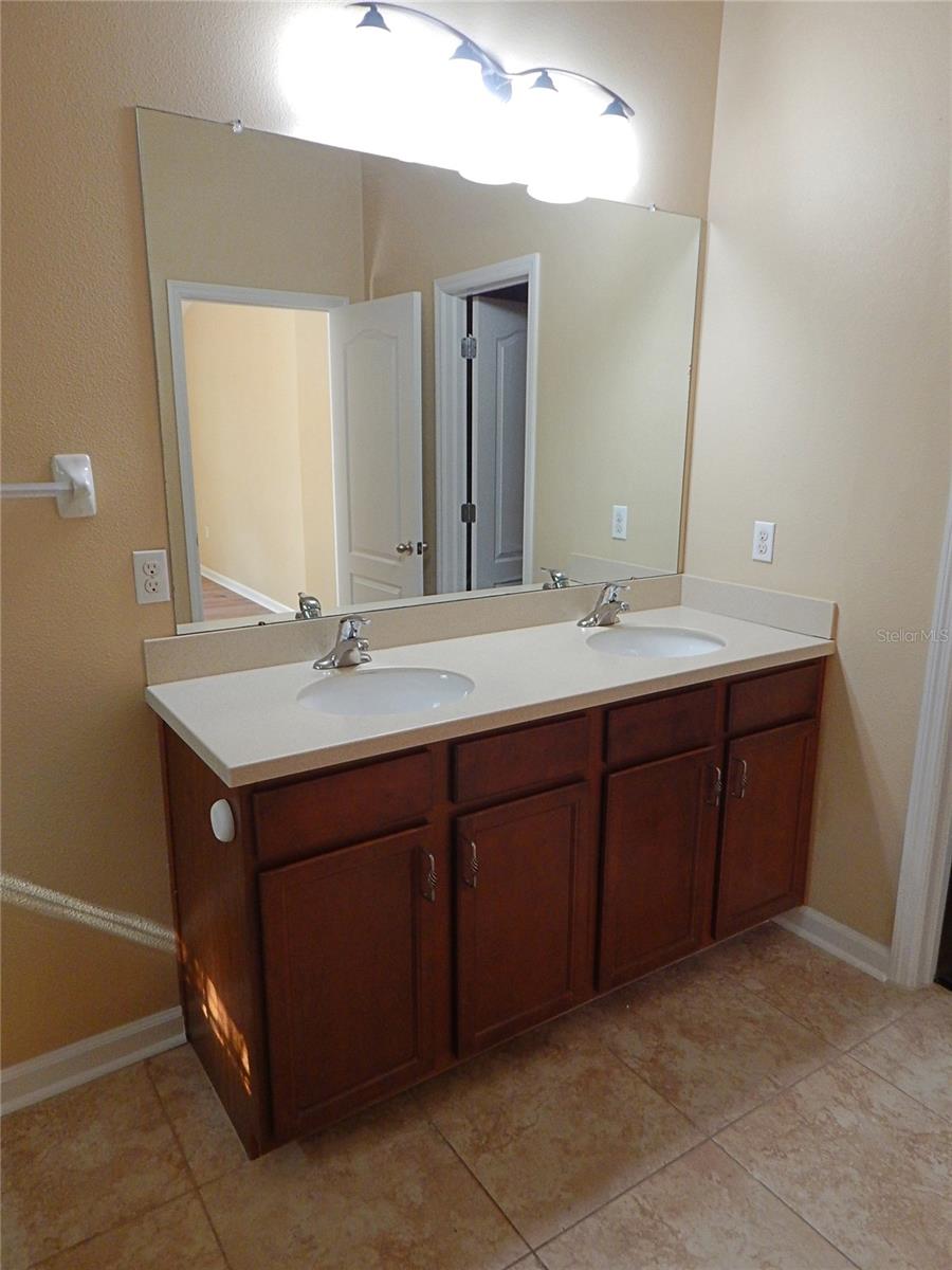 Image 14 of 27 For 5716 Kingletsound Place