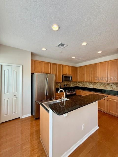 Image 15 of 28 For 2947 Pointeview Drive