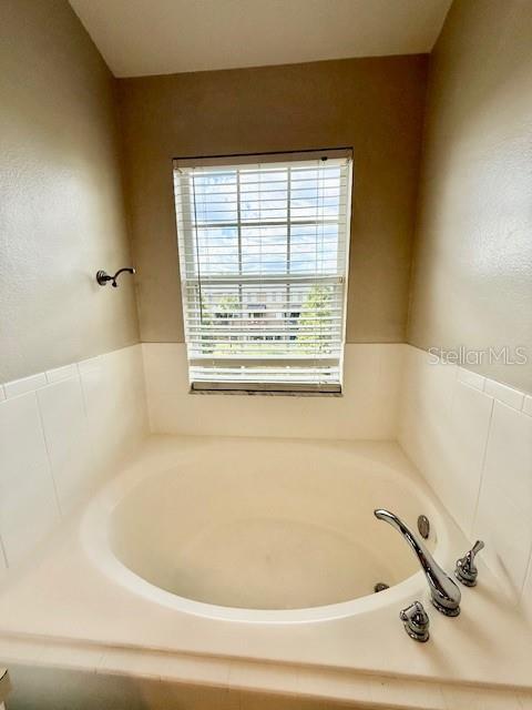 Image 22 of 28 For 2947 Pointeview Drive