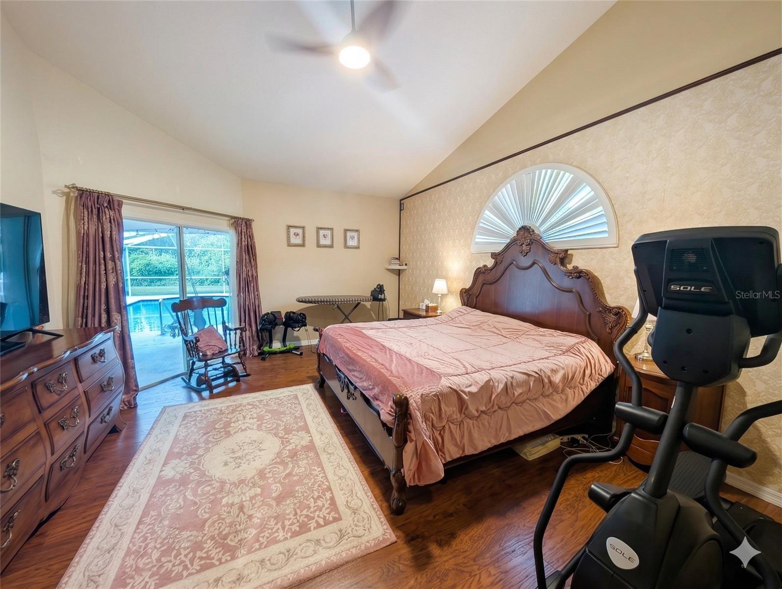 Image 13 of 36 For 18027 Palm Breeze Drive