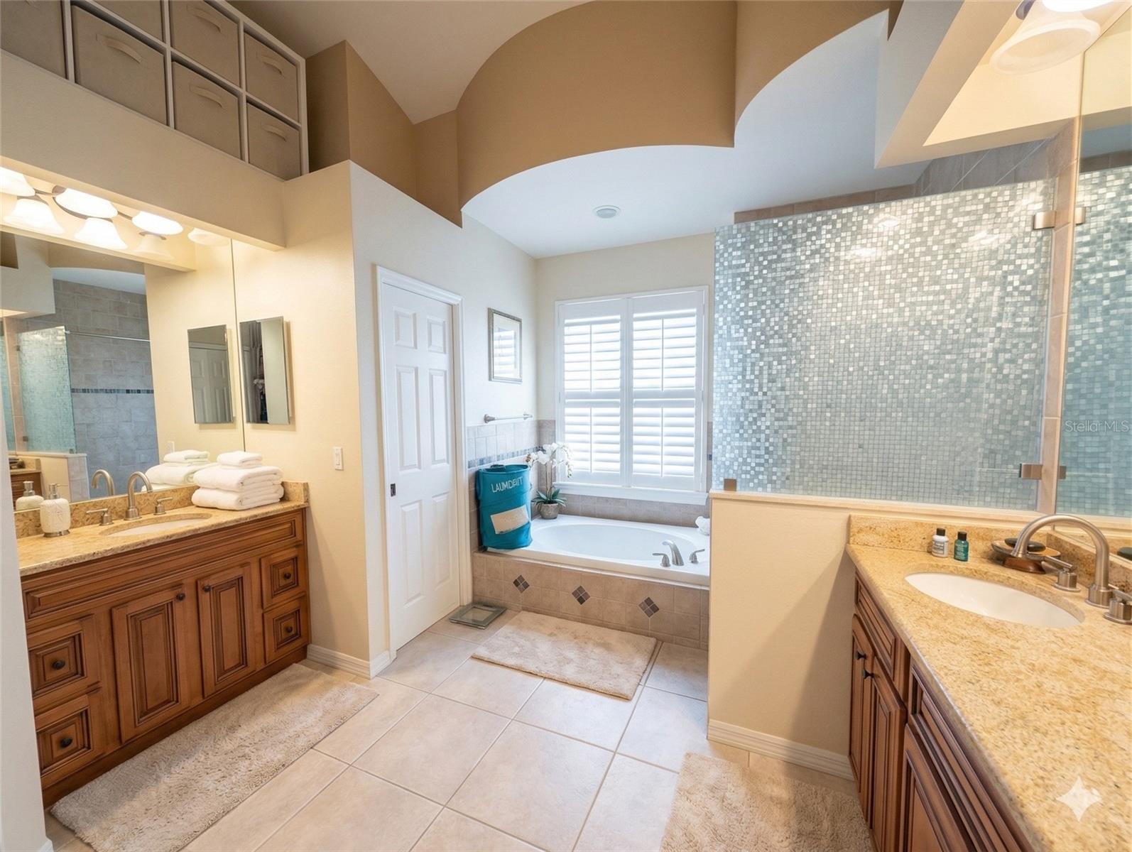 Image 17 of 36 For 18027 Palm Breeze Drive