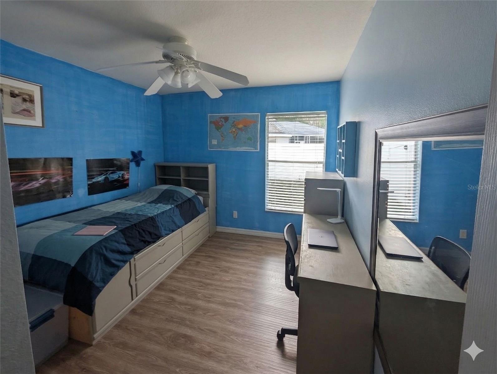 Image 18 of 36 For 18027 Palm Breeze Drive