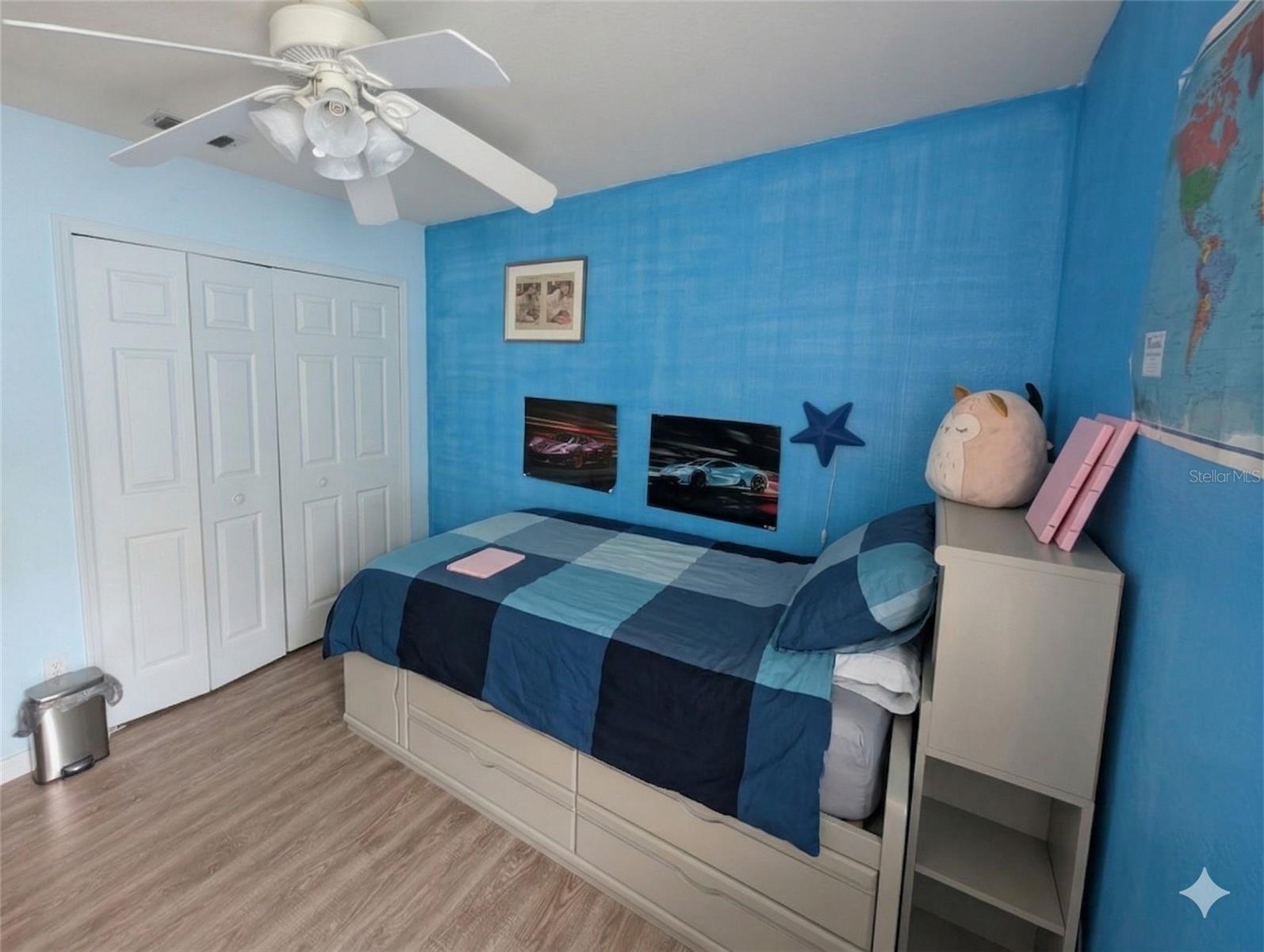 Image 19 of 36 For 18027 Palm Breeze Drive