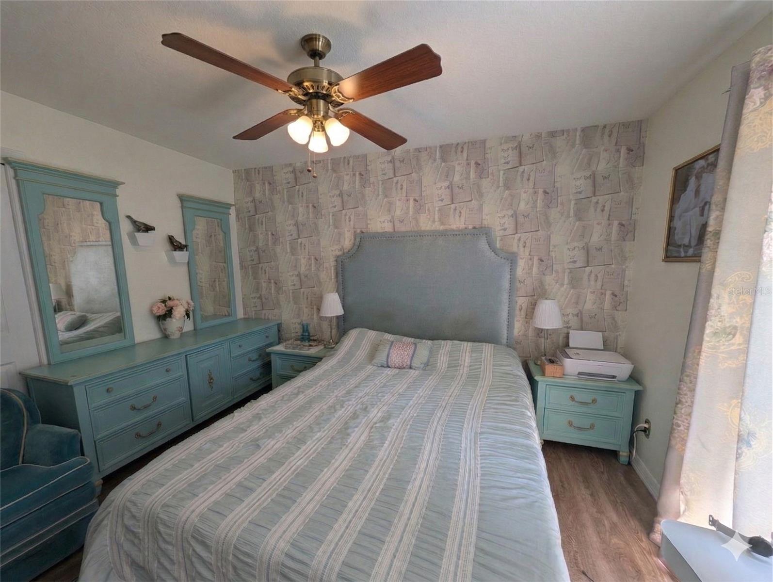 Image 27 of 36 For 18027 Palm Breeze Drive