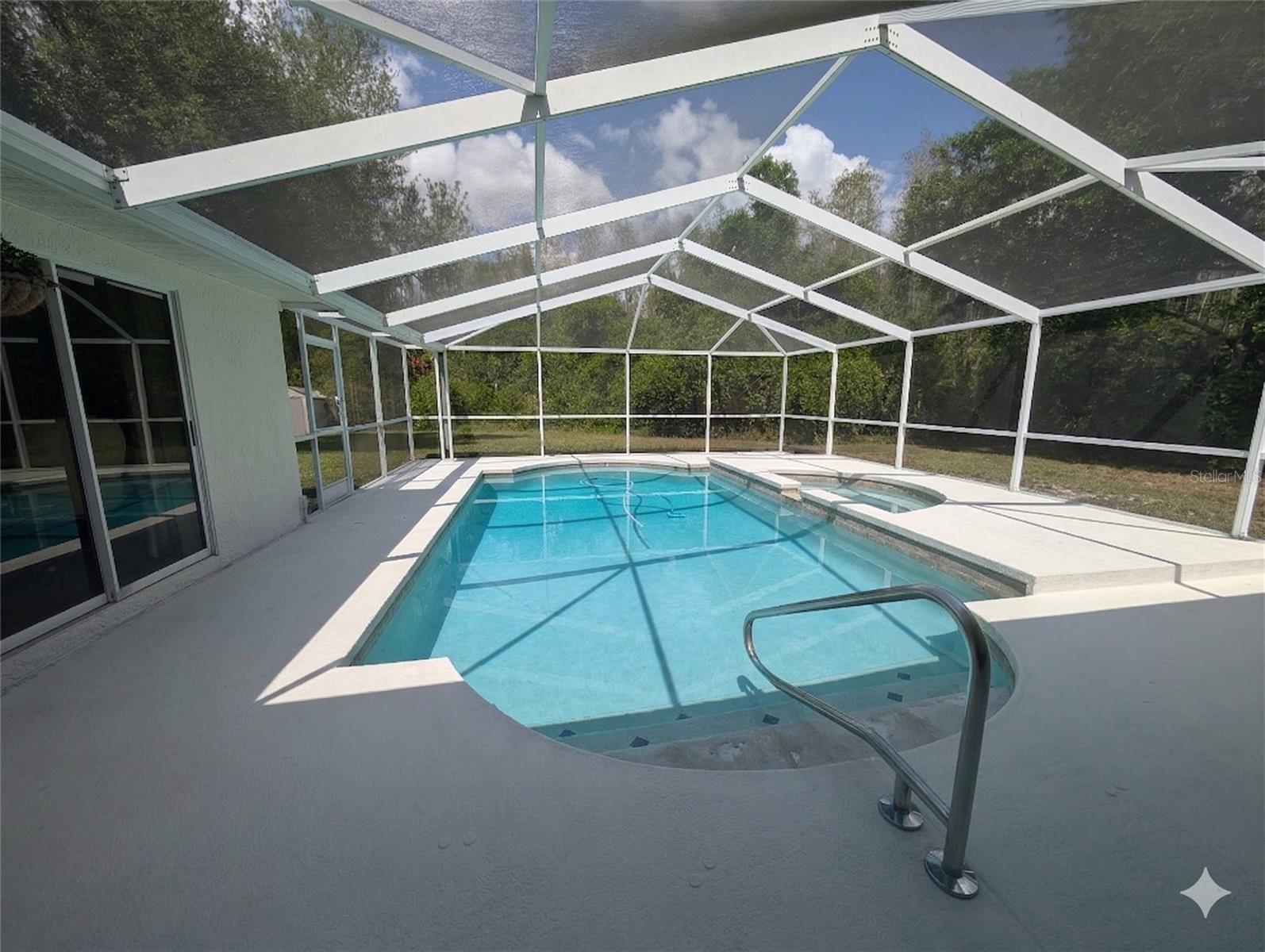 Image 30 of 36 For 18027 Palm Breeze Drive