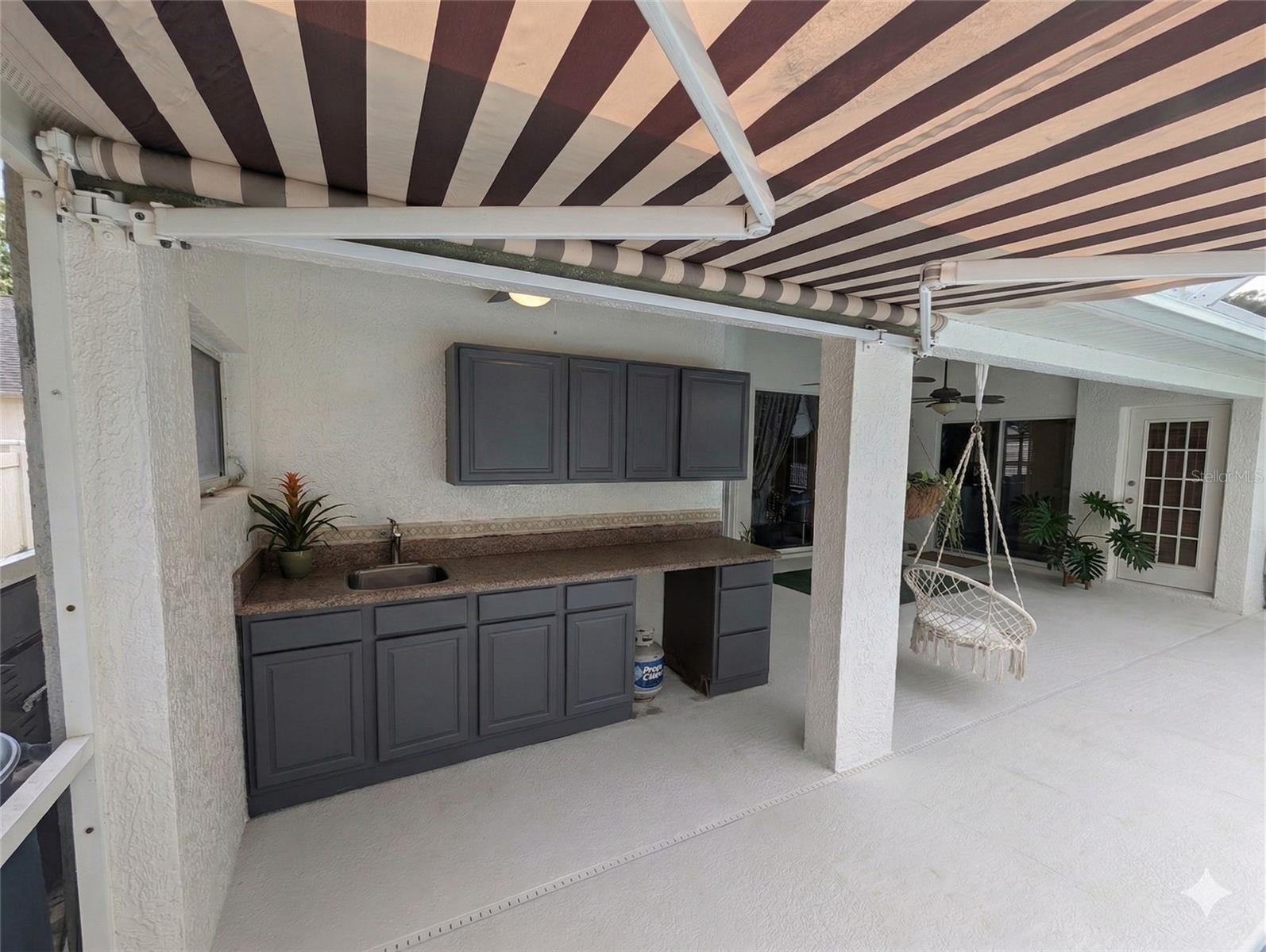 Image 31 of 36 For 18027 Palm Breeze Drive