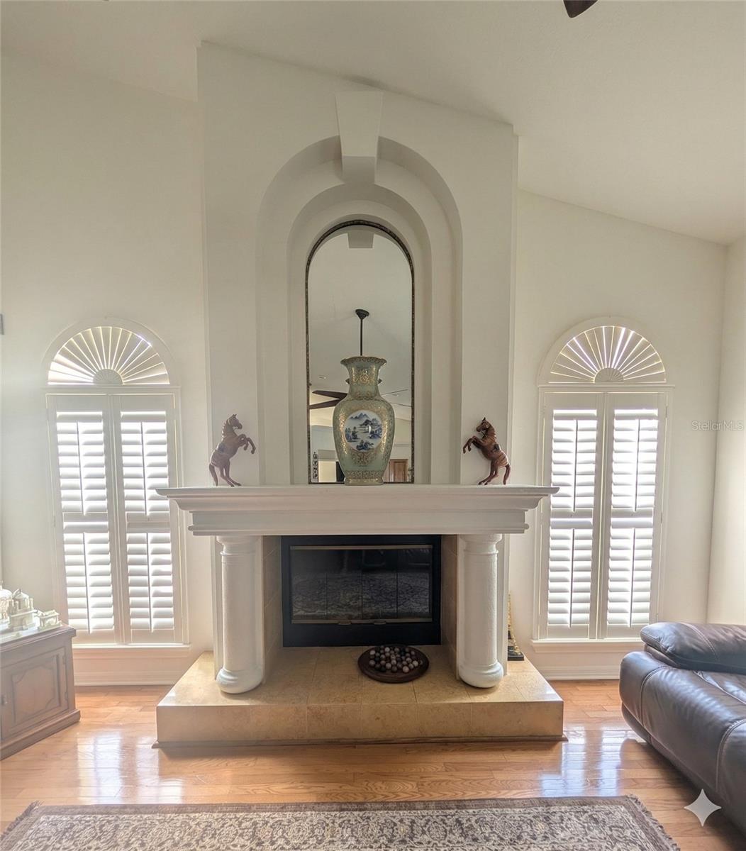 Image 8 of 36 For 18027 Palm Breeze Drive