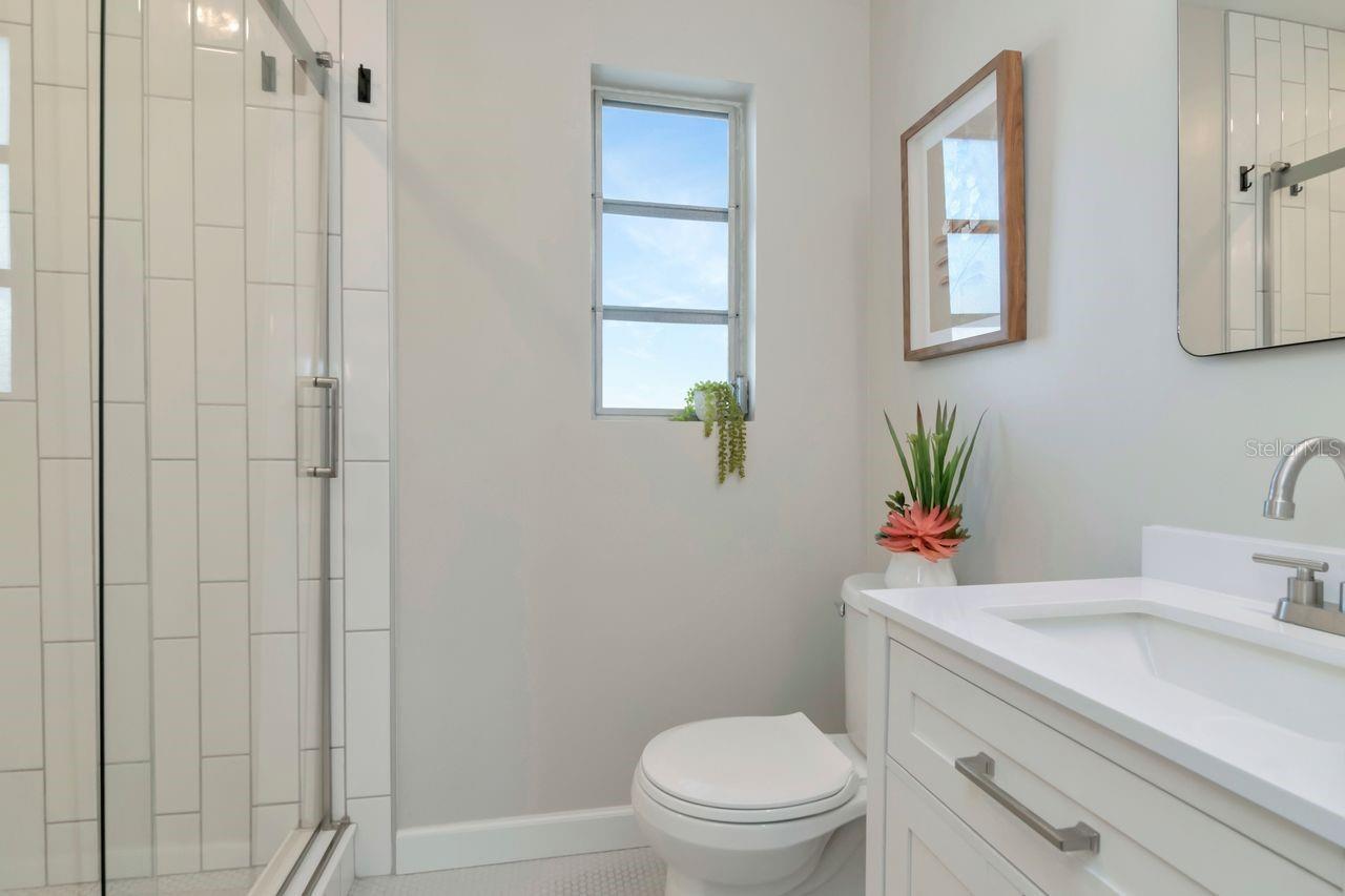 Listing photo id 8 for 5132 Oxford Avenue N