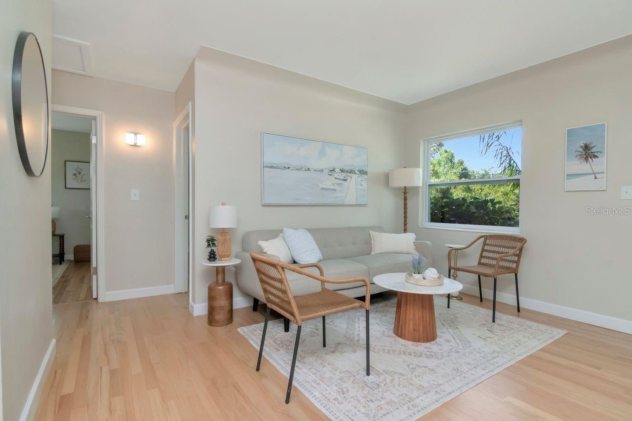 Listing photo id 15 for 5132 Oxford Avenue N