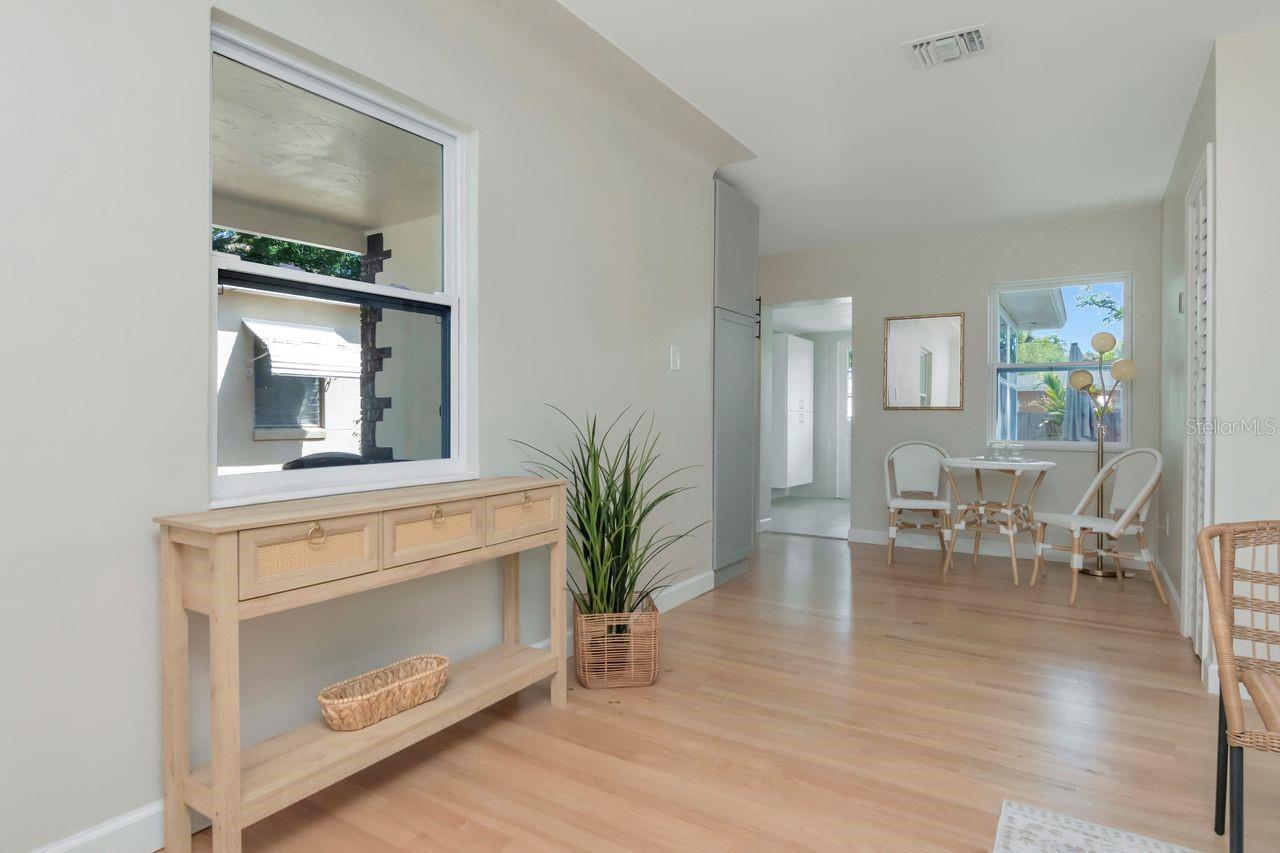 Listing photo id 17 for 5132 Oxford Avenue N