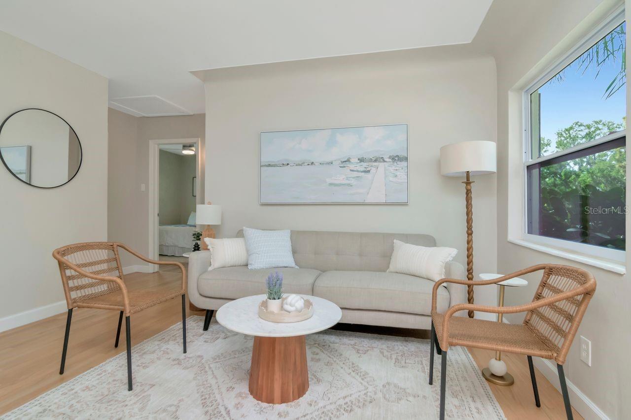 Listing photo id 0 for 5132 Oxford Avenue N