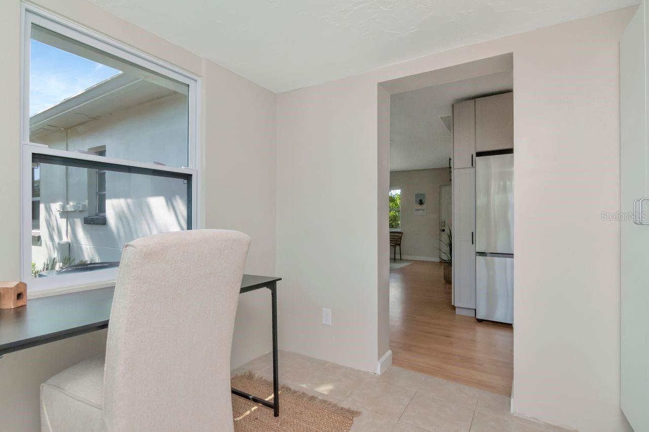 Listing photo id 27 for 5132 Oxford Avenue N