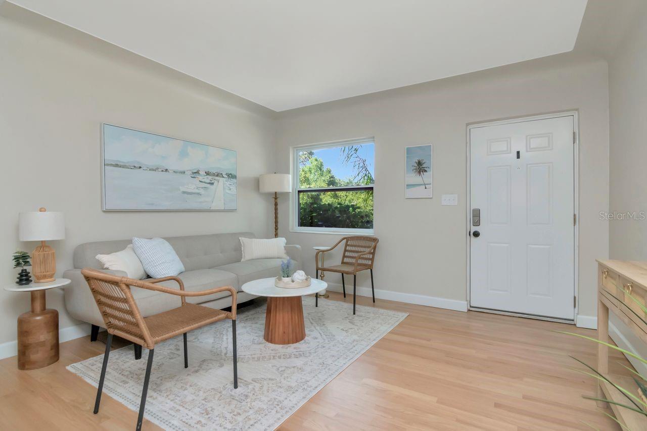 Listing photo id 1 for 5132 Oxford Avenue N