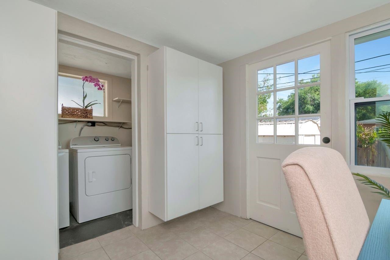 Listing photo id 28 for 5132 Oxford Avenue N