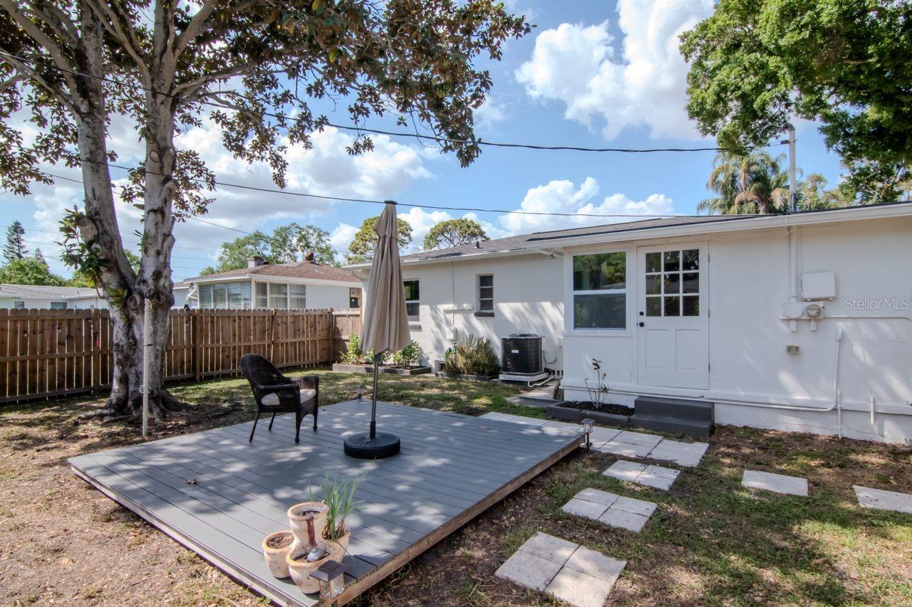 Listing photo id 34 for 5132 Oxford Avenue N