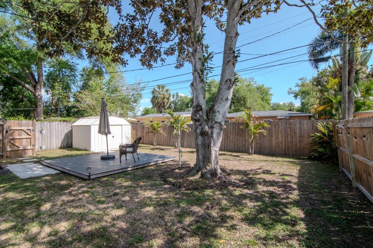 Listing photo id 41 for 5132 Oxford Avenue N