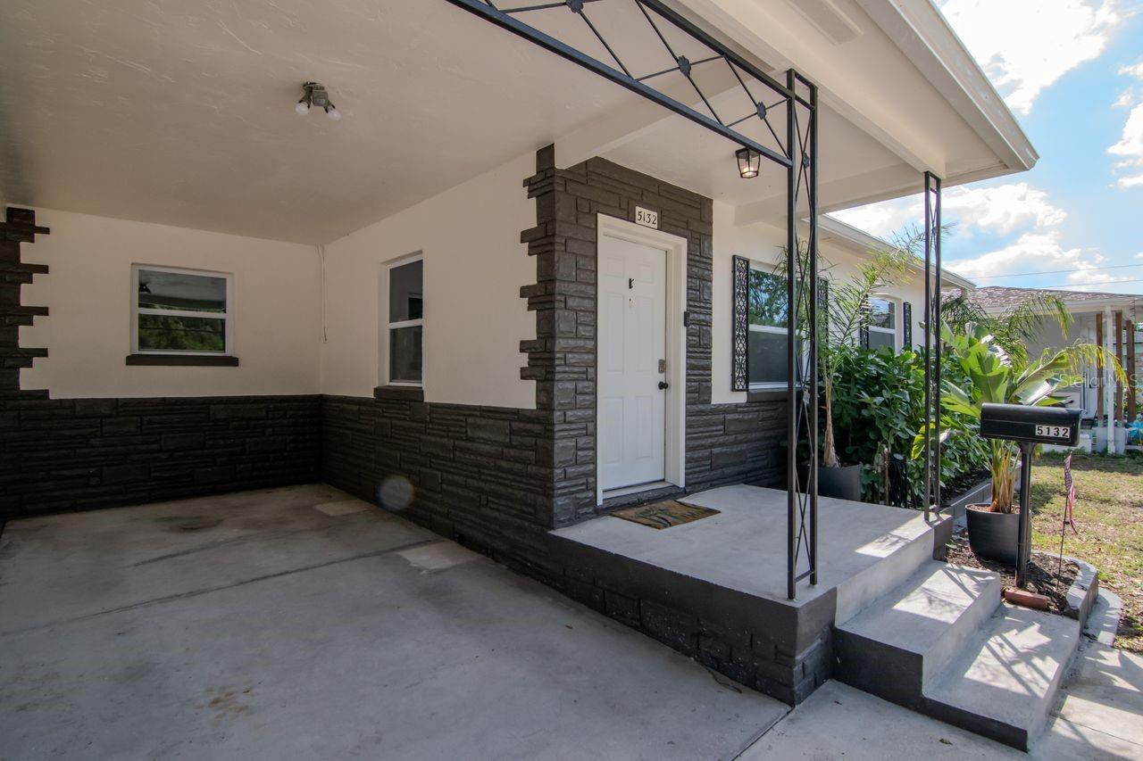 Listing photo id 44 for 5132 Oxford Avenue N