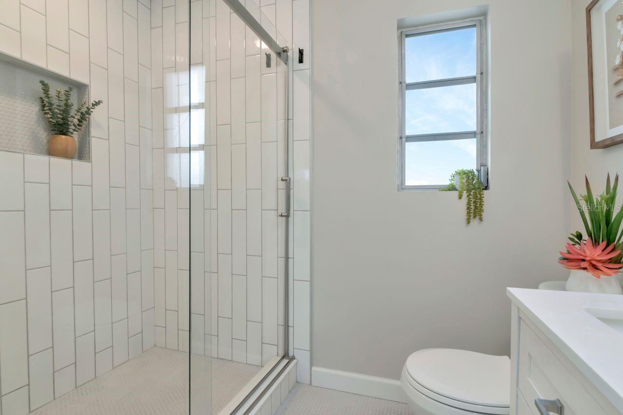 Listing photo id 7 for 5132 Oxford Avenue N