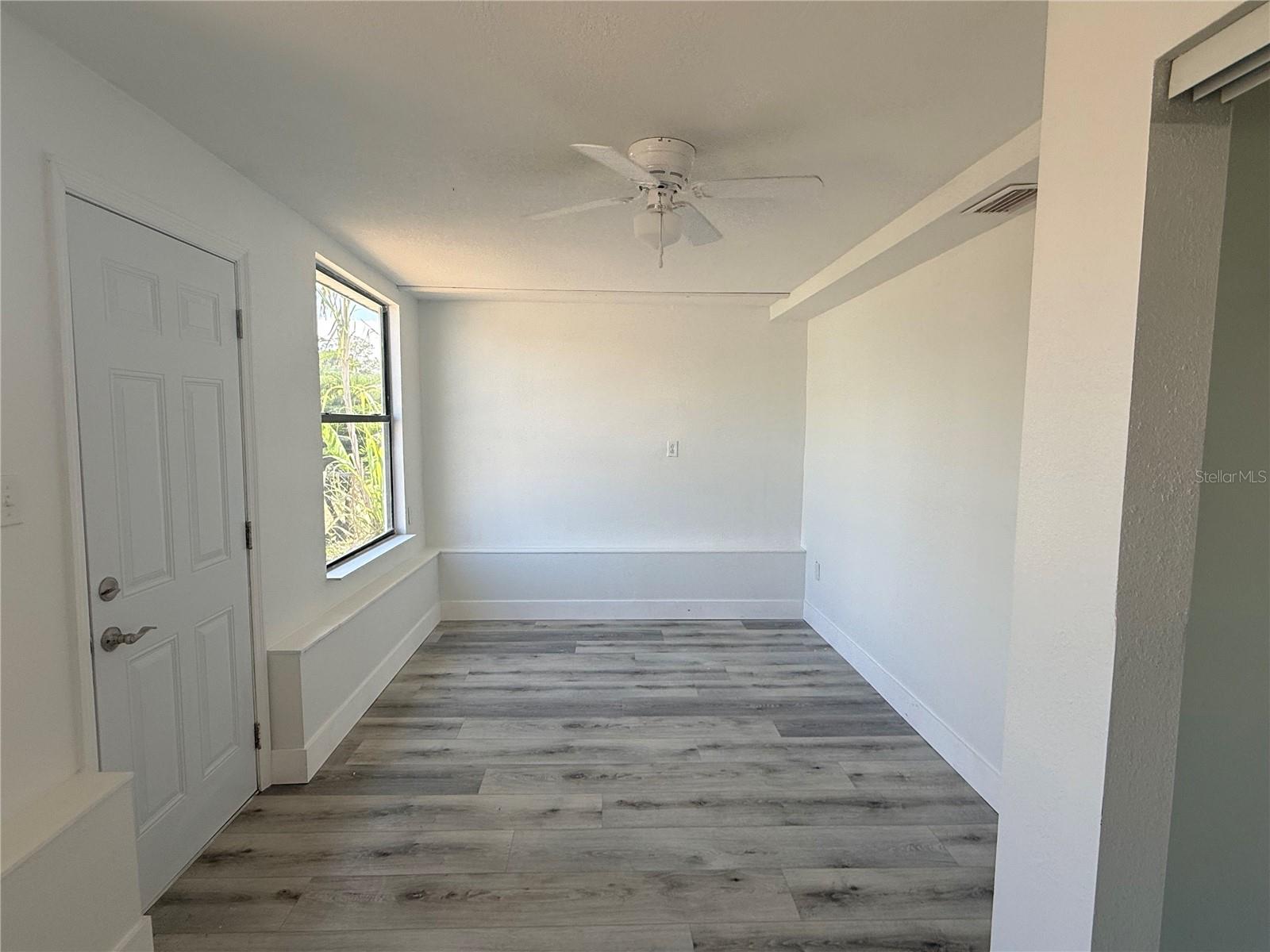 Image 16 of 31 For 13428 Neptune Drive