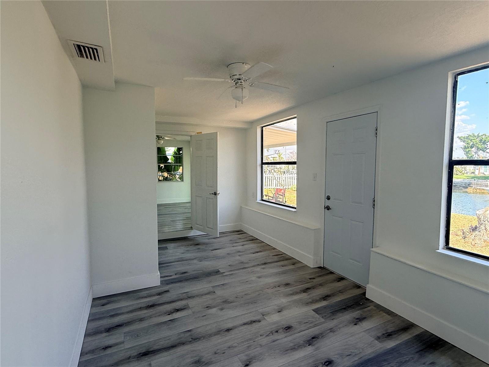 Image 18 of 31 For 13428 Neptune Drive