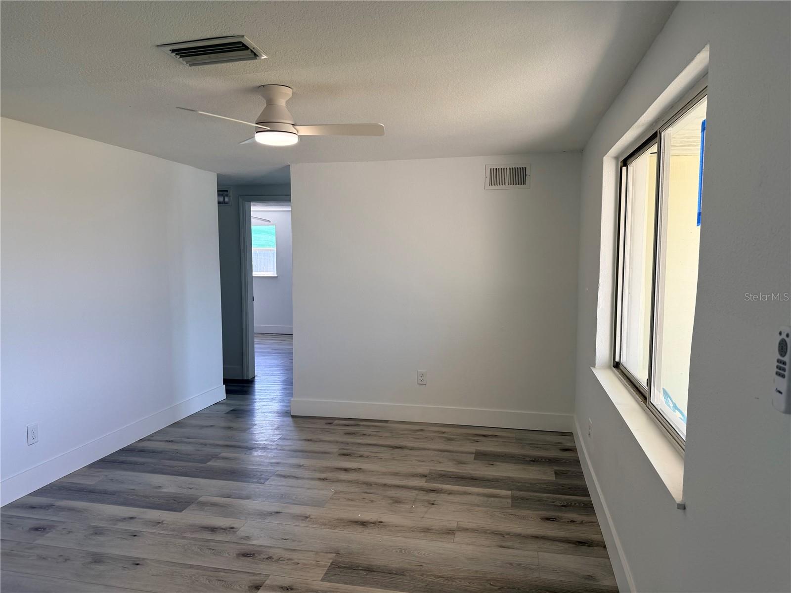 Image 3 of 31 For 13428 Neptune Drive