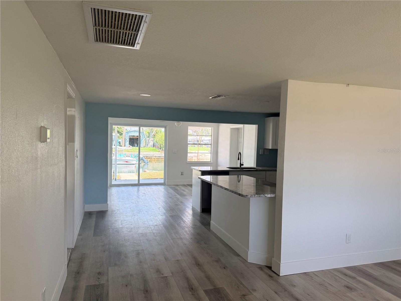 Image 5 of 31 For 13428 Neptune Drive