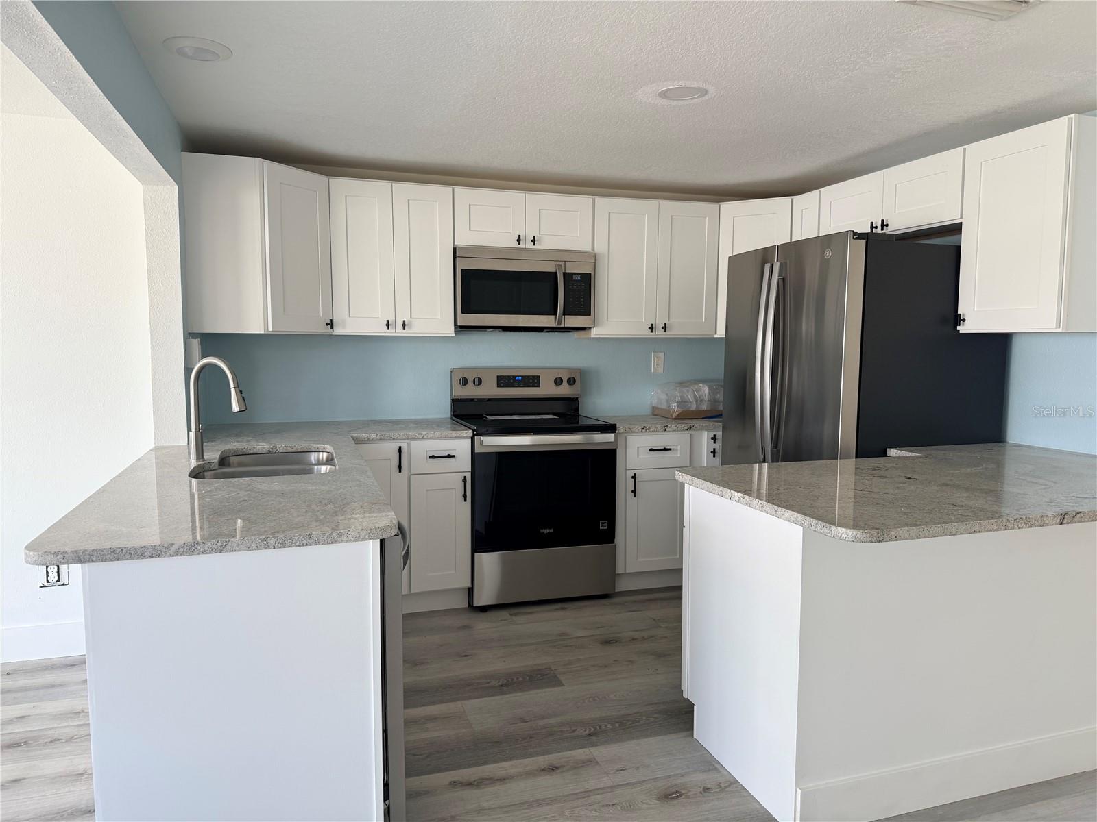 Image 7 of 31 For 13428 Neptune Drive