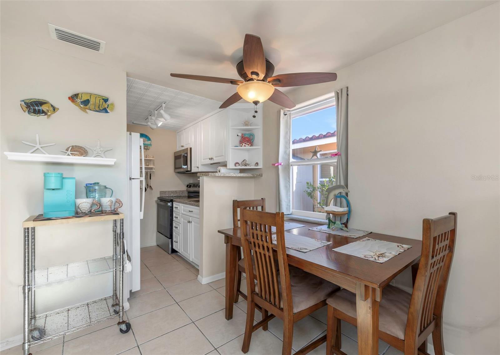 Image 12 of 34 For 2600 Paula Drive 12d