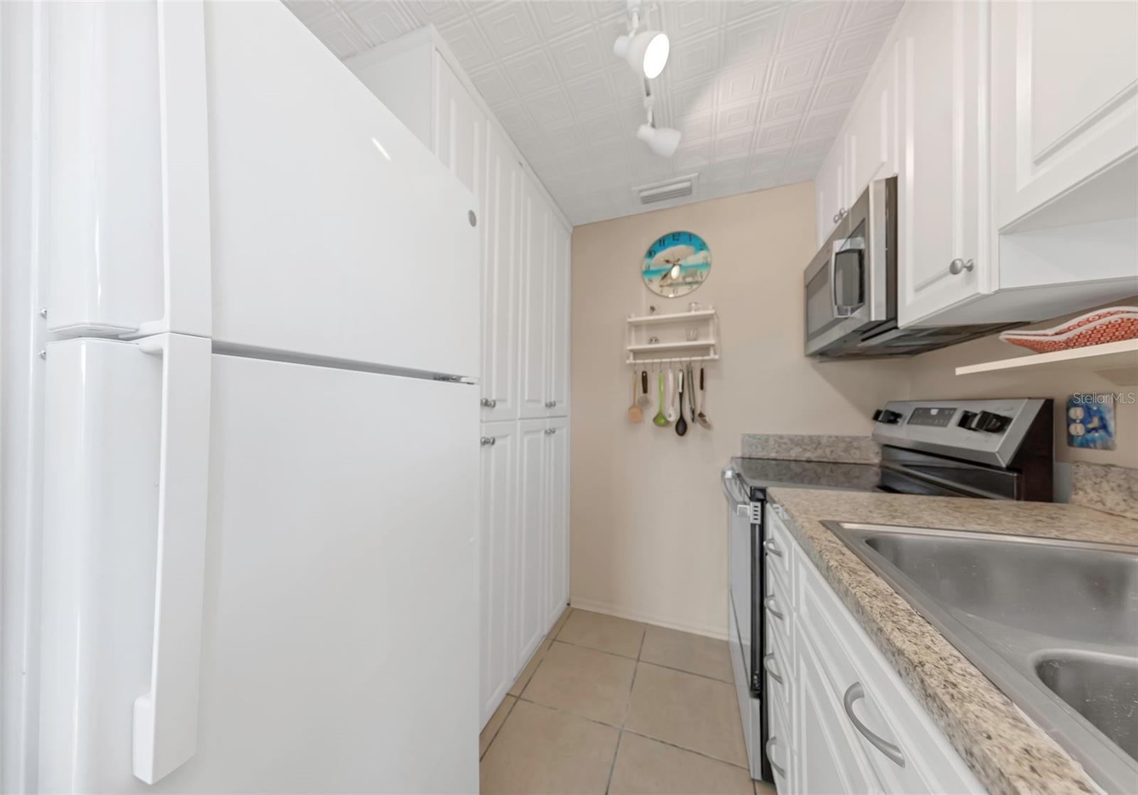 Image 14 of 34 For 2600 Paula Drive 12d