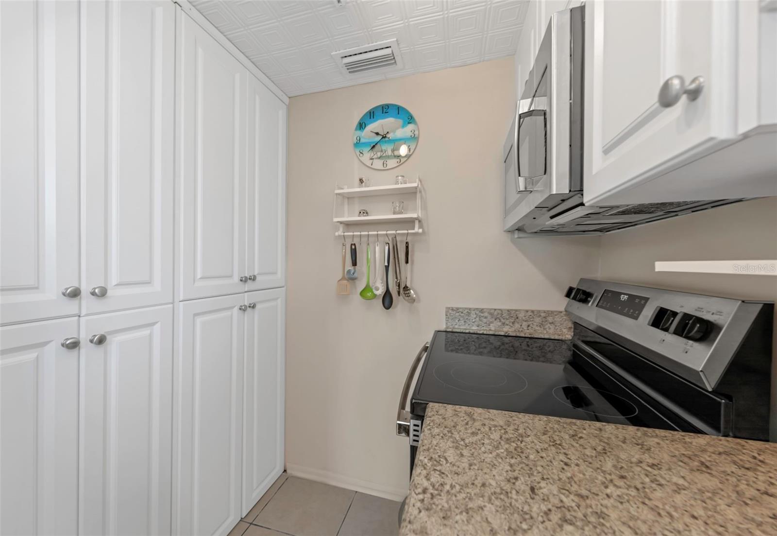 Image 15 of 34 For 2600 Paula Drive 12d