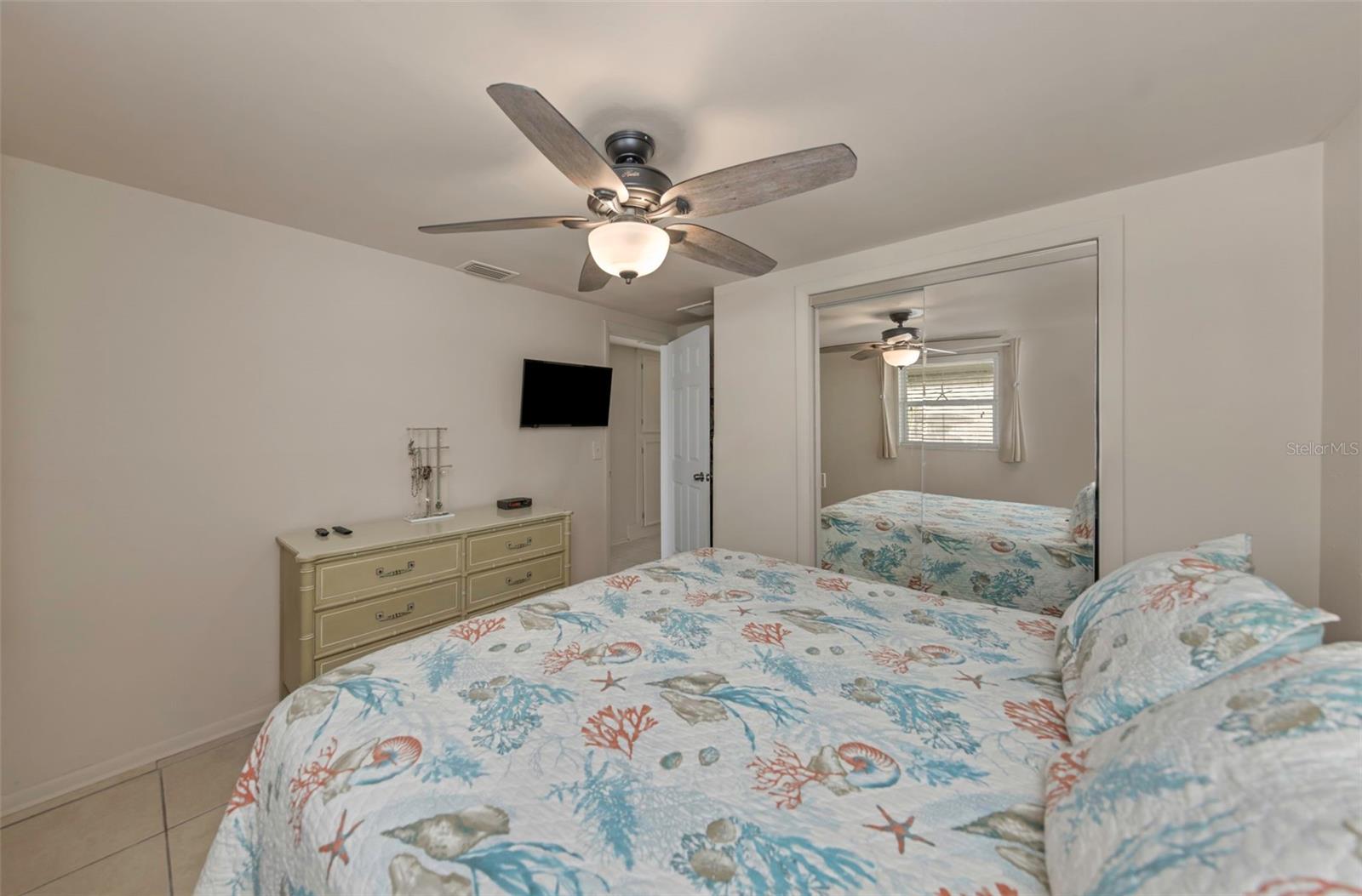 Image 26 of 34 For 2600 Paula Drive 12d