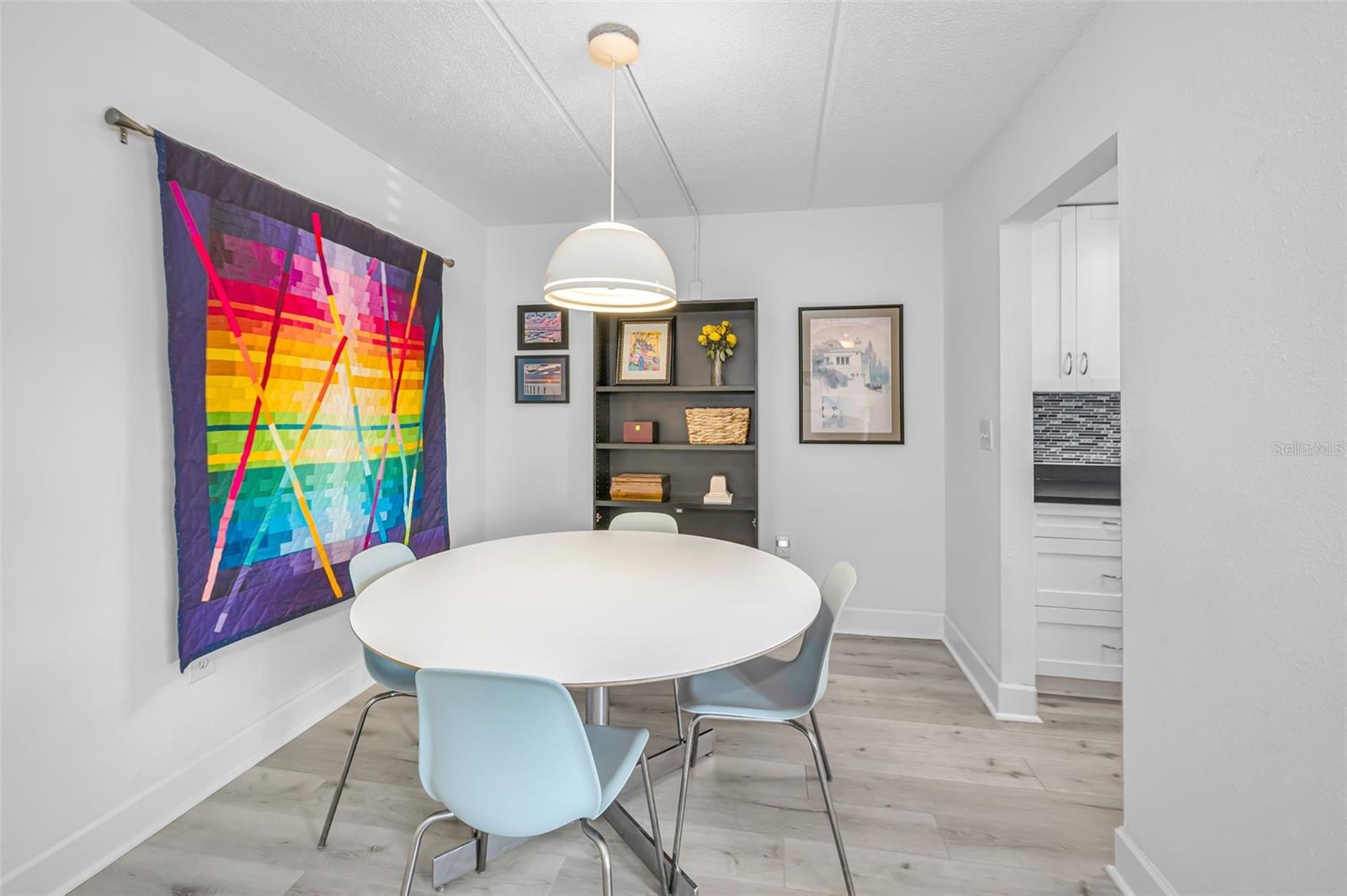 Image 10 of 35 For 2 Fernwood Avenue 25