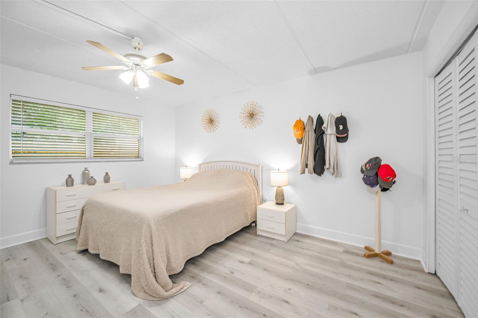 Image 19 of 35 For 2 Fernwood Avenue 25