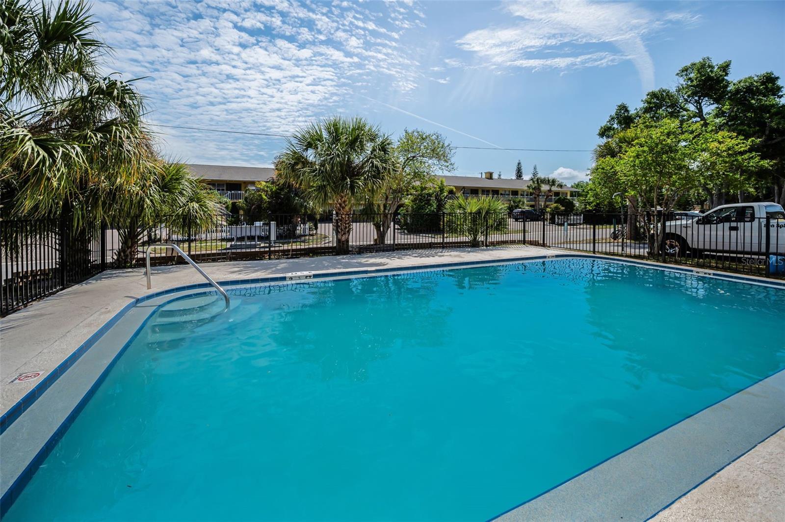 Image 30 of 35 For 2 Fernwood Avenue 25