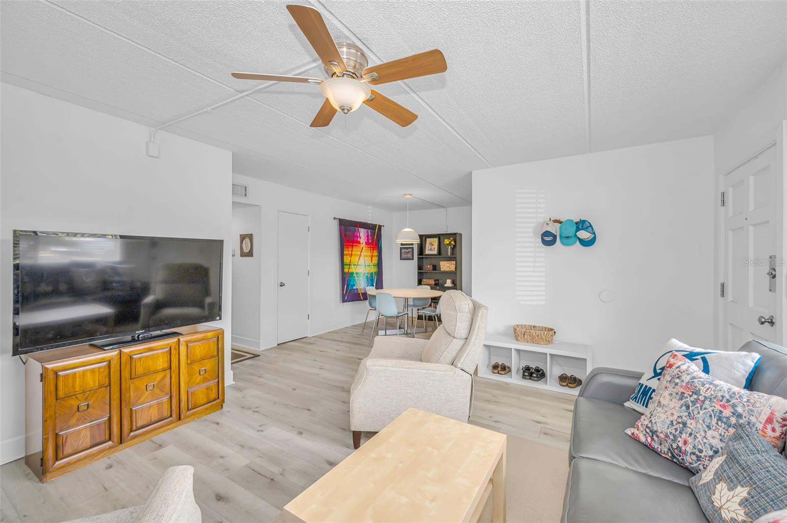 Image 9 of 35 For 2 Fernwood Avenue 25