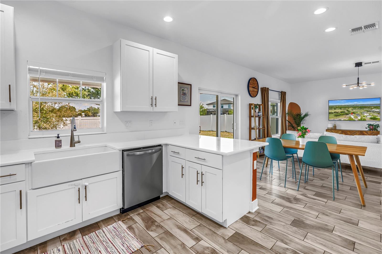 Image 15 of 39 For 2119 Catalonia Way S