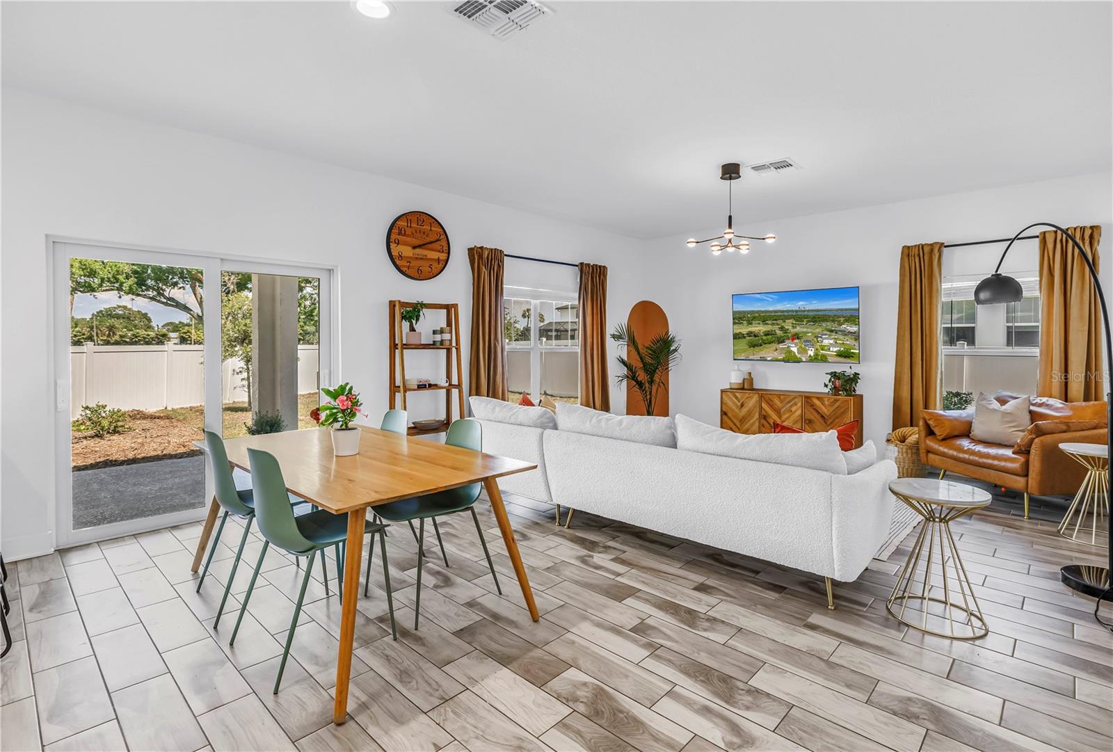 Image 5 of 39 For 2119 Catalonia Way S