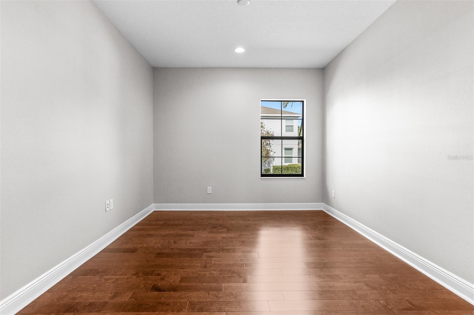 Image 23 of 37 For 6906 Paradiso Drive