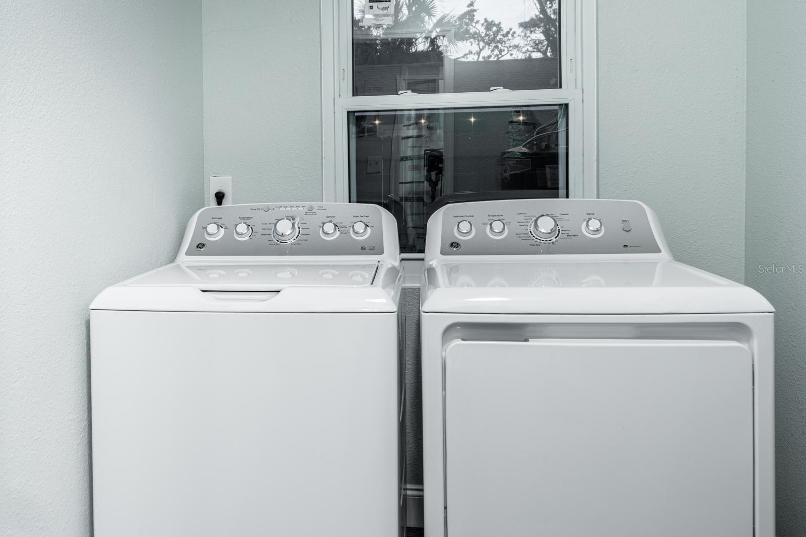 Image 16 of 22 For 4327 17th Avenue S